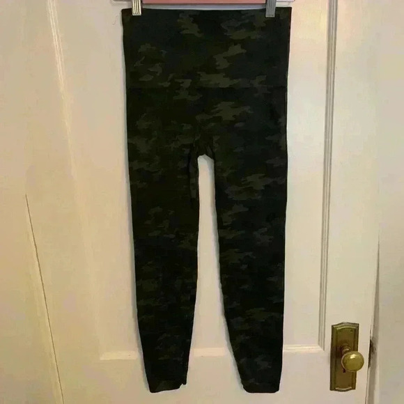 SPANX Look At Me Now Seamless Leggings Green Camo, Womens Size Large - Picture 8 of 8